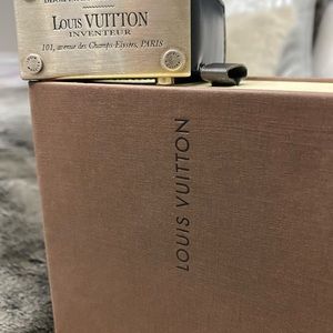 NEW Authentic mens LOUIS VUITTON BELT